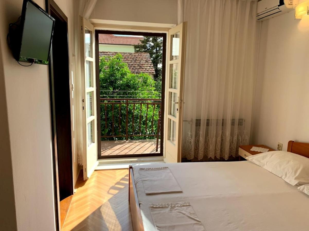 Obradovic Rooms & Apartments Makarska Exterior foto