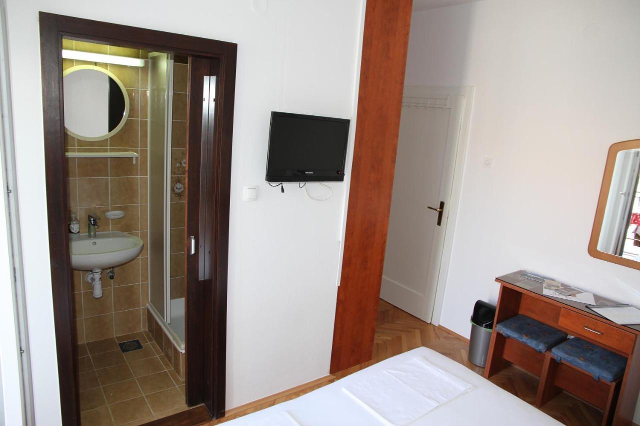 Obradovic Rooms & Apartments Makarska Exterior foto